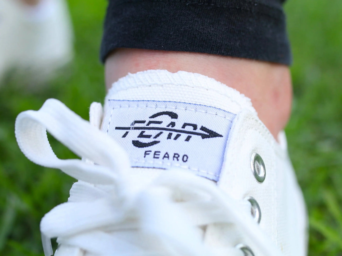 Retro All White Low Top Canvas Sneakers – Unisex Summer Skate-Inspired Shoes