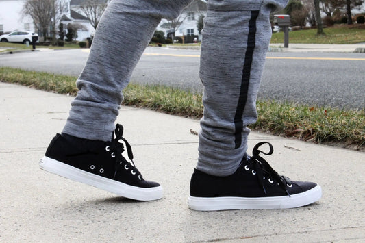 Retro Black/White Canvas Sneakers – Unisex Cushioned Streetwear Style